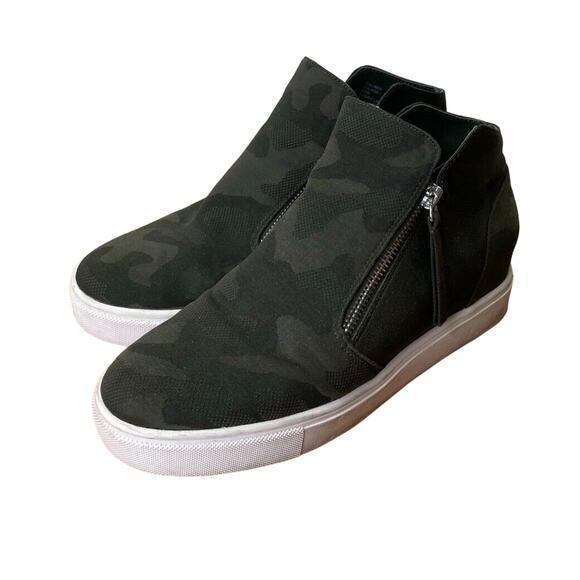 Steve Madden Shoes Womens 8.5M Caliber Black Upper White Sole Flat Camo Two Tone - Picture 1 of 11